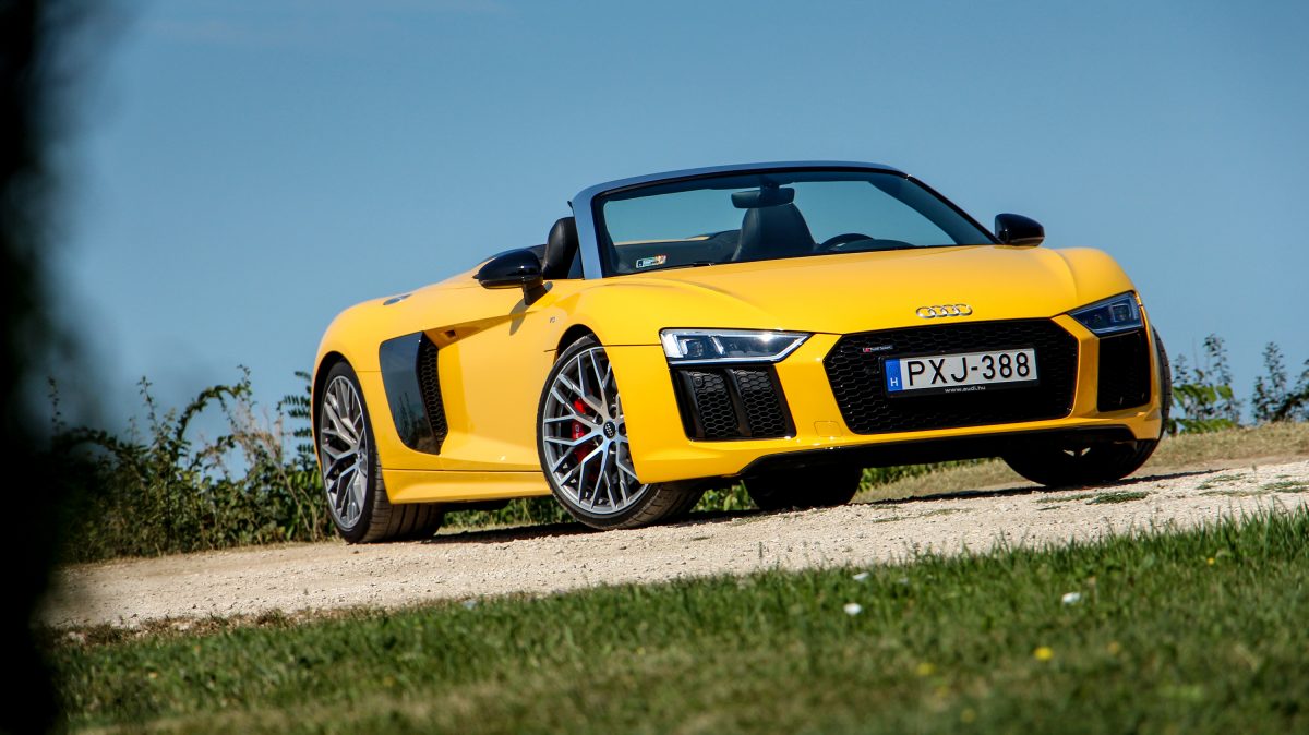 AUDI R8
