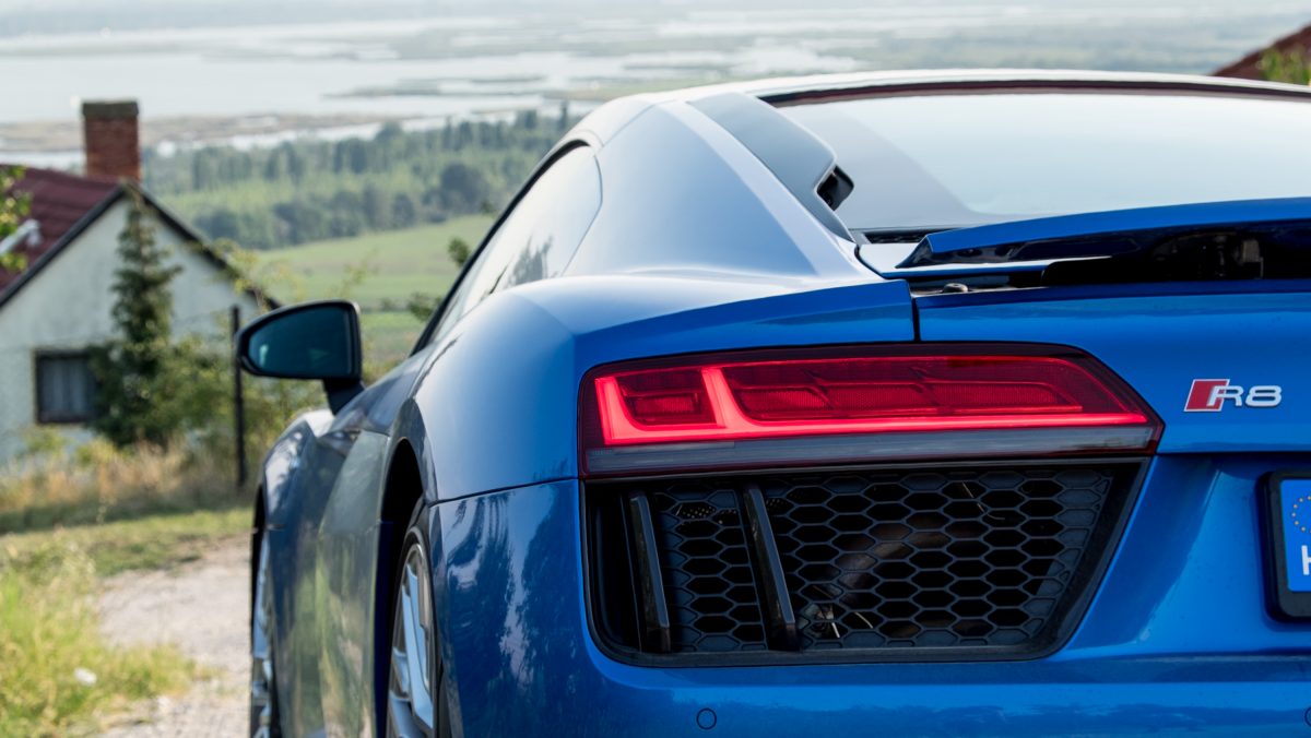 AUDI R8