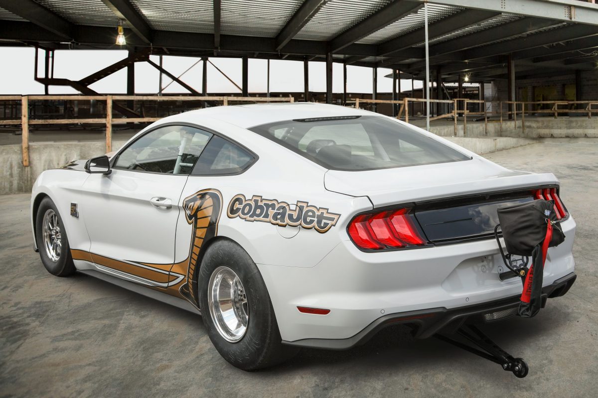 FORD MUSTANG