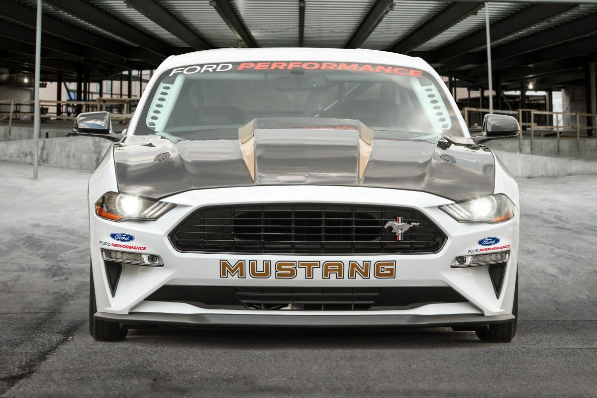 FORD MUSTANG