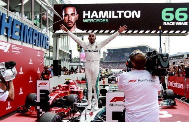 Hamilton győzött, ismét vezet a világbajnokságban