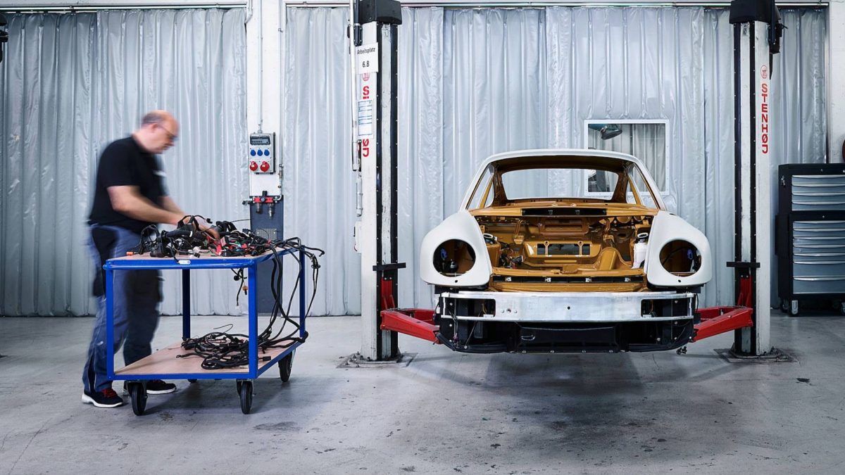 PORSCHE 993