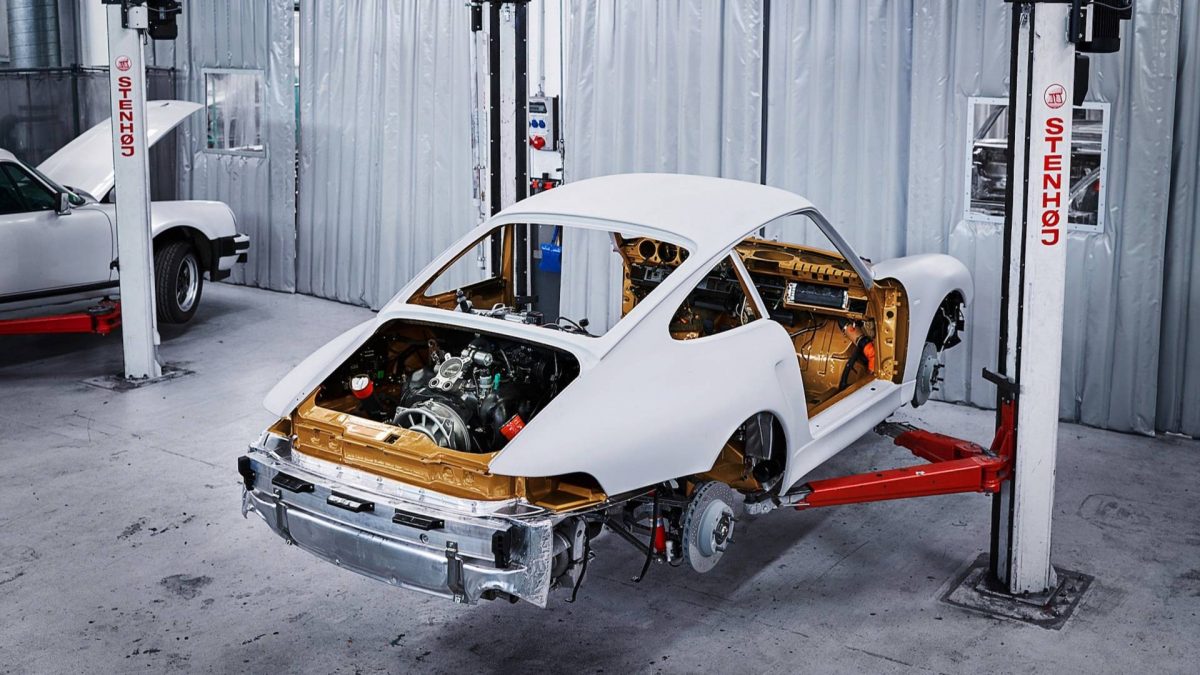 PORSCHE 911