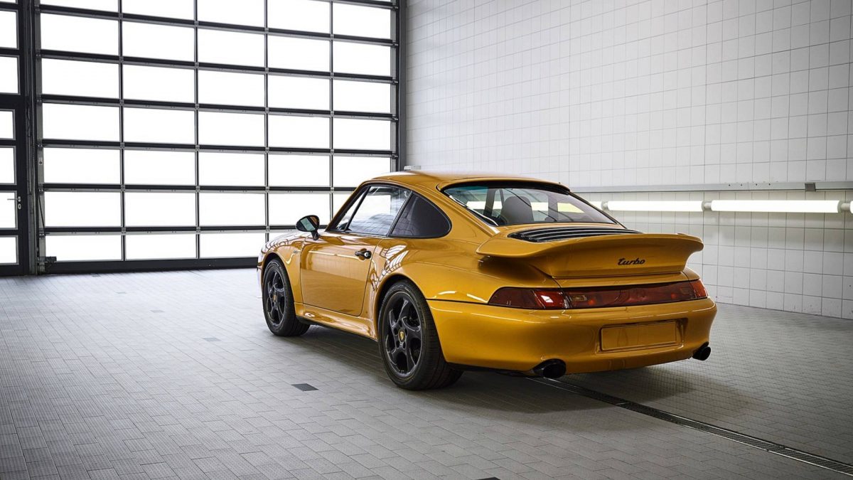 PORSCHE 911