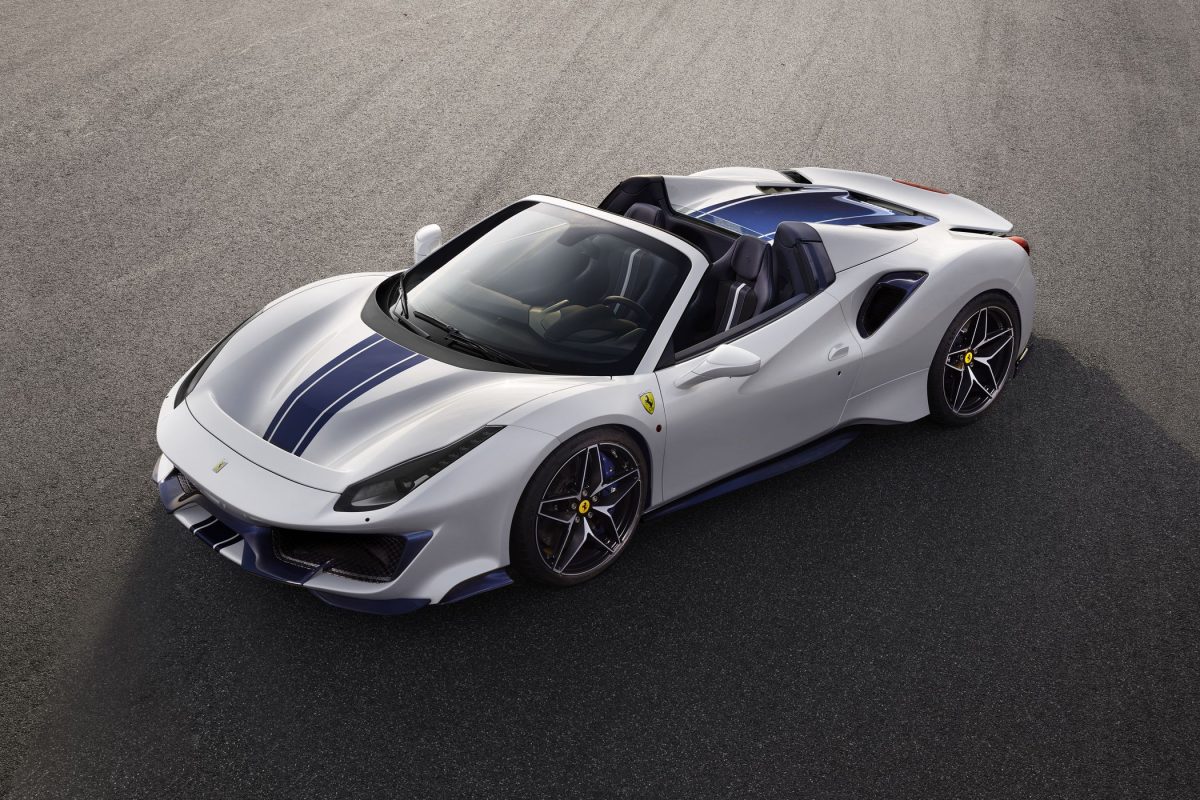 FERRARI 488
