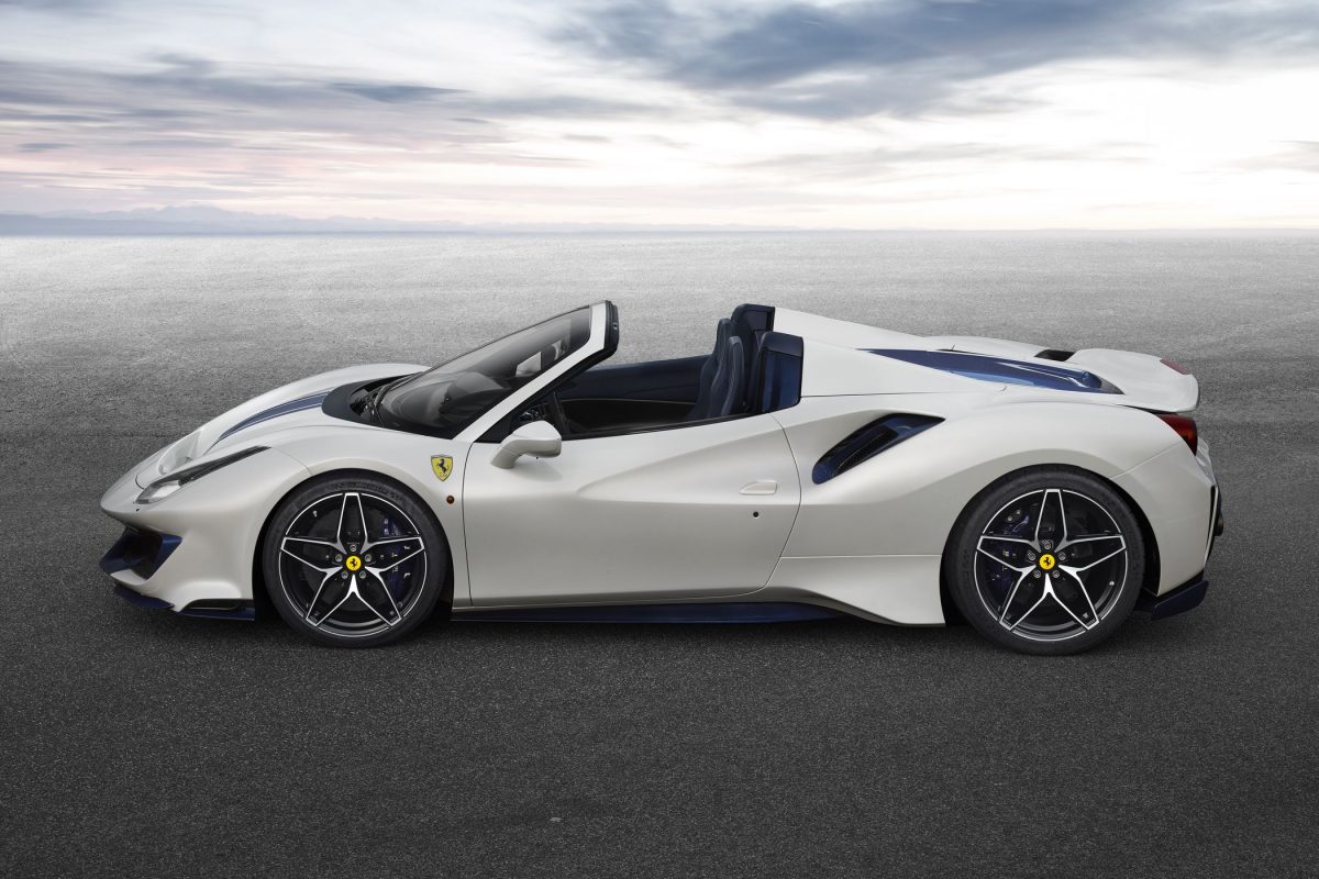 FERRARI 488
