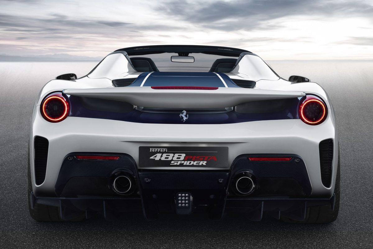 FERRARI 488