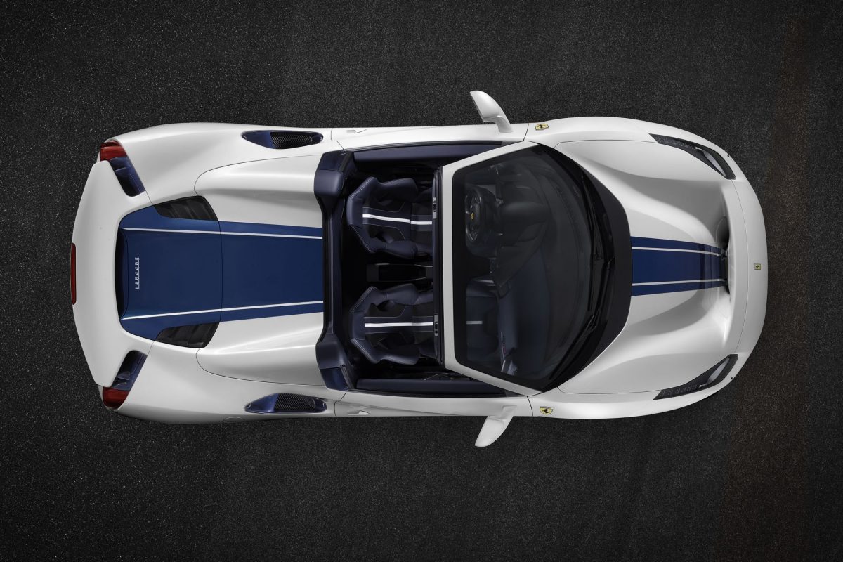 FERRARI 488
