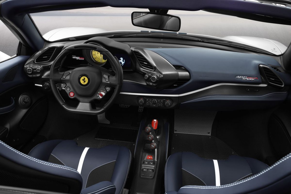 FERRARI 488