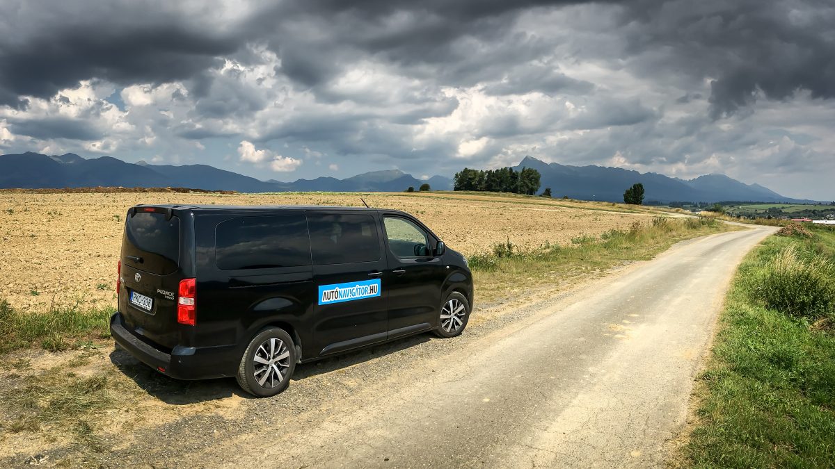 TOYOTA PROACE