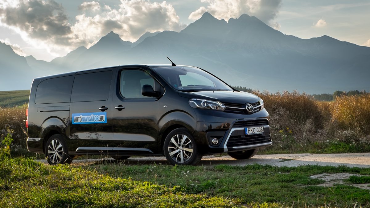 TOYOTA PROACE
