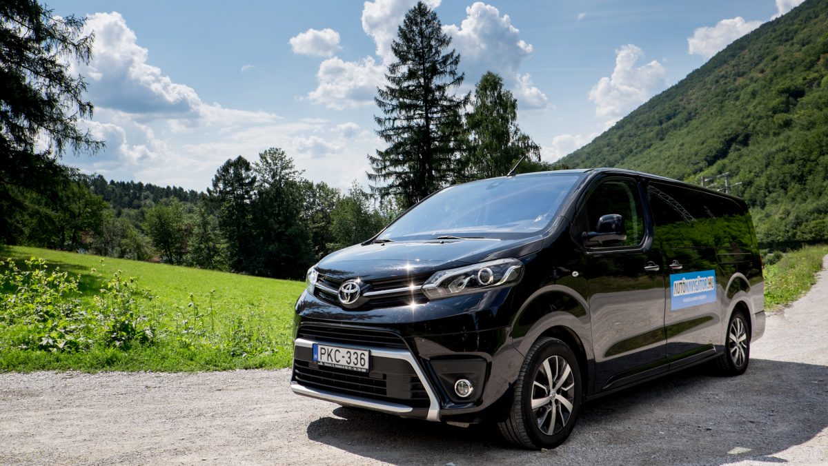 TOYOTA PROACE