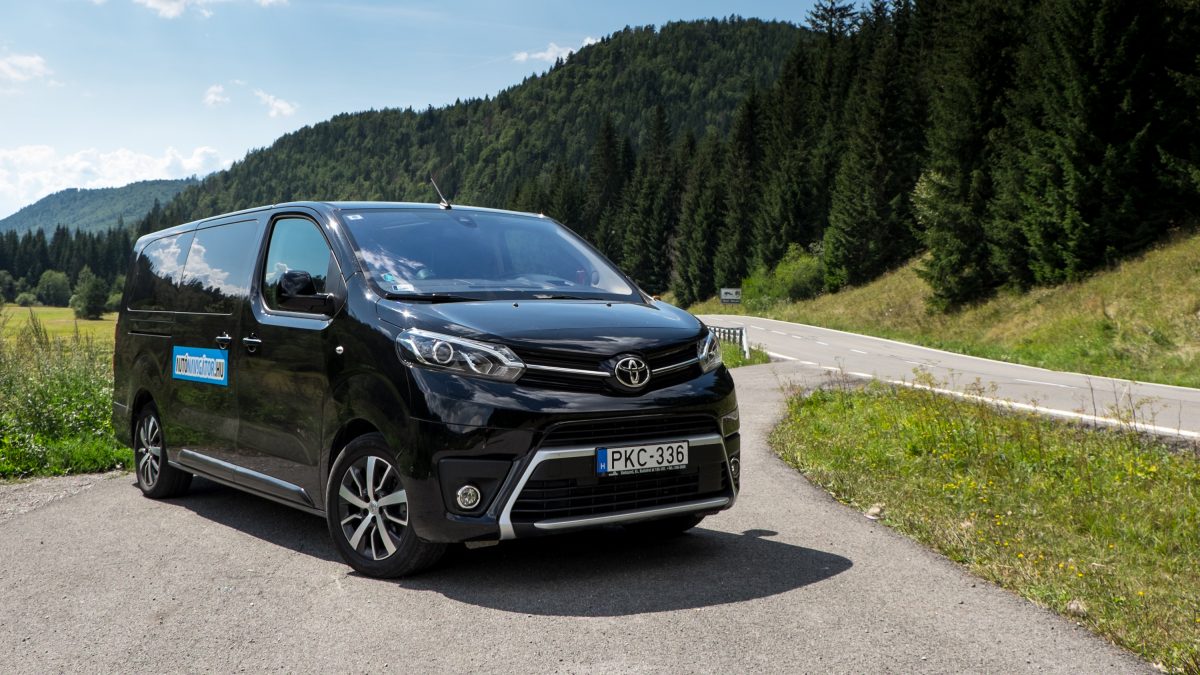 TOYOTA PROACE