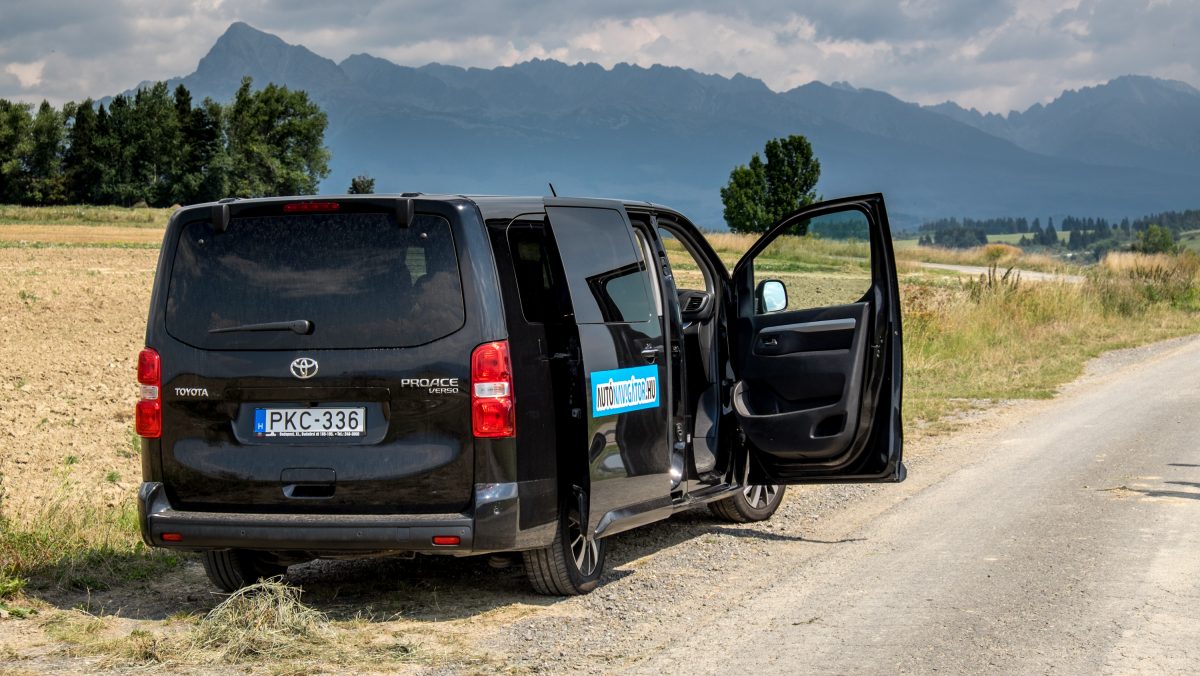 TOYOTA PROACE