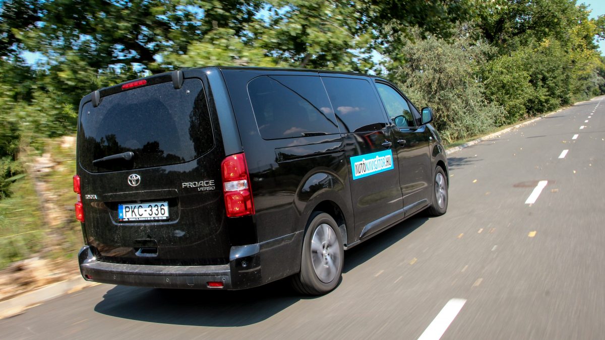 TOYOTA PROACE