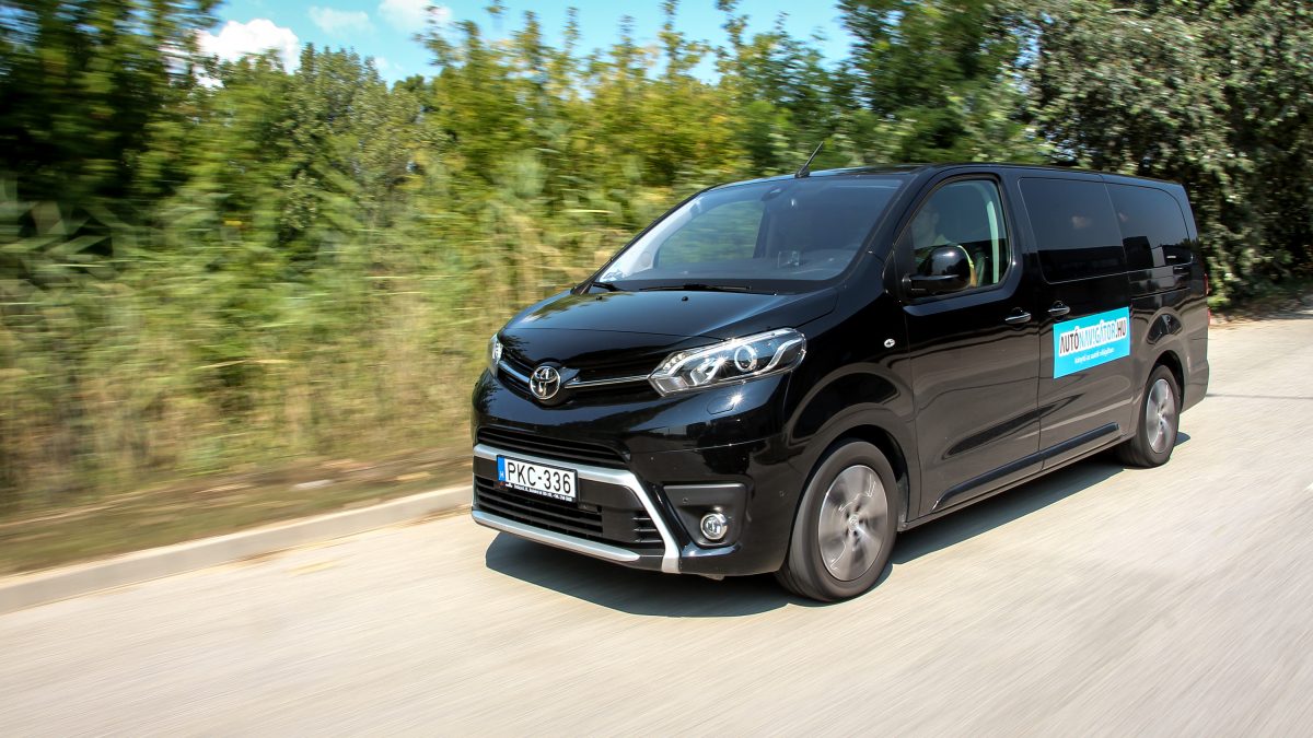 TOYOTA PROACE