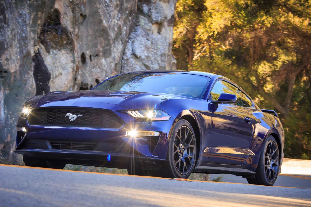 FORD MUSTANG