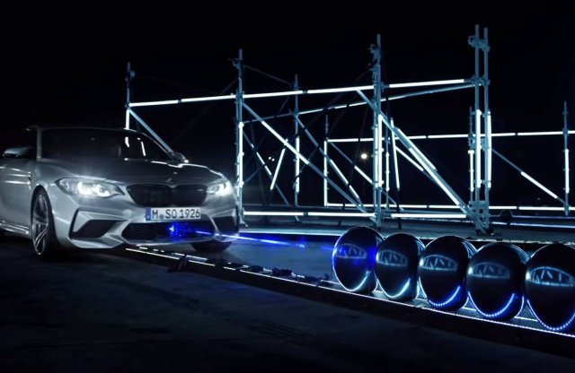 Lézerrel a lufik ellen - Így tombol a legerősebb BMW M2!