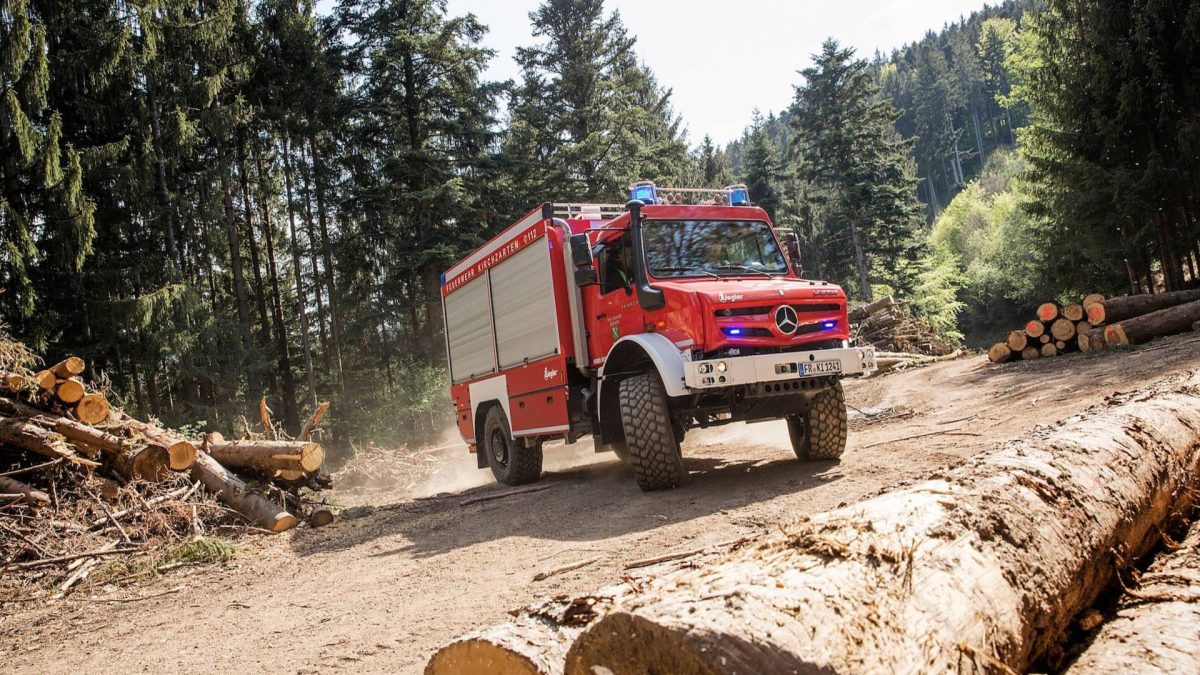 MERCEDES-BENZ UNIMOG