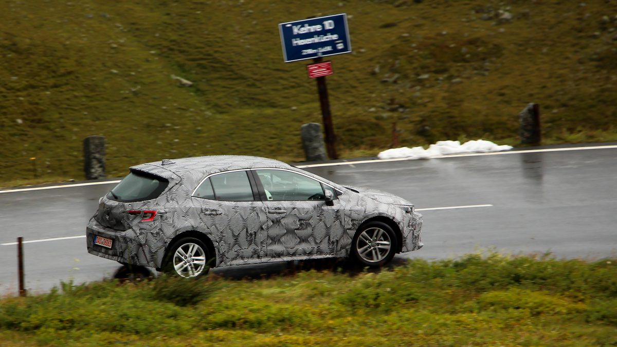 TOYOTA COROLLA