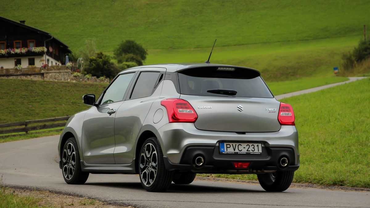 SUZUKI SWIFT