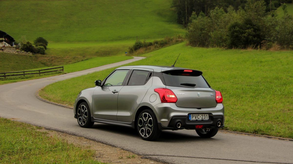SUZUKI SWIFT