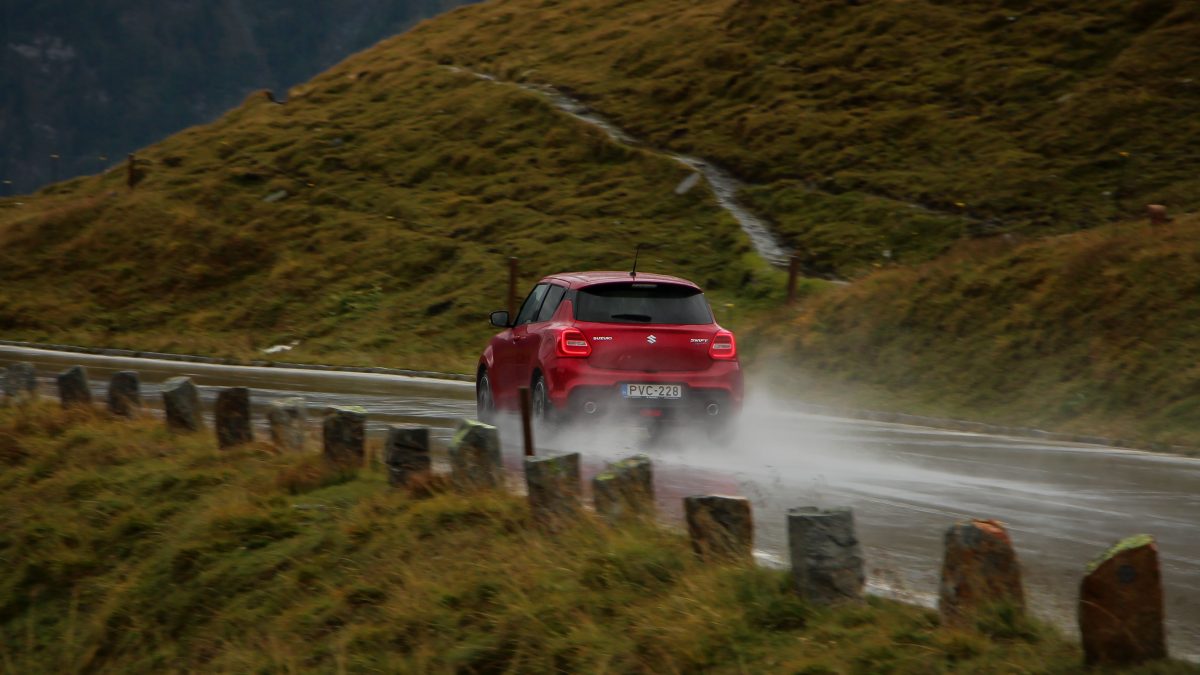 SUZUKI SWIFT