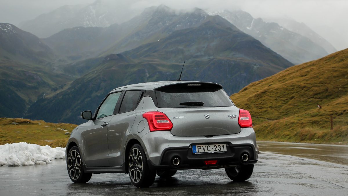 SUZUKI SWIFT