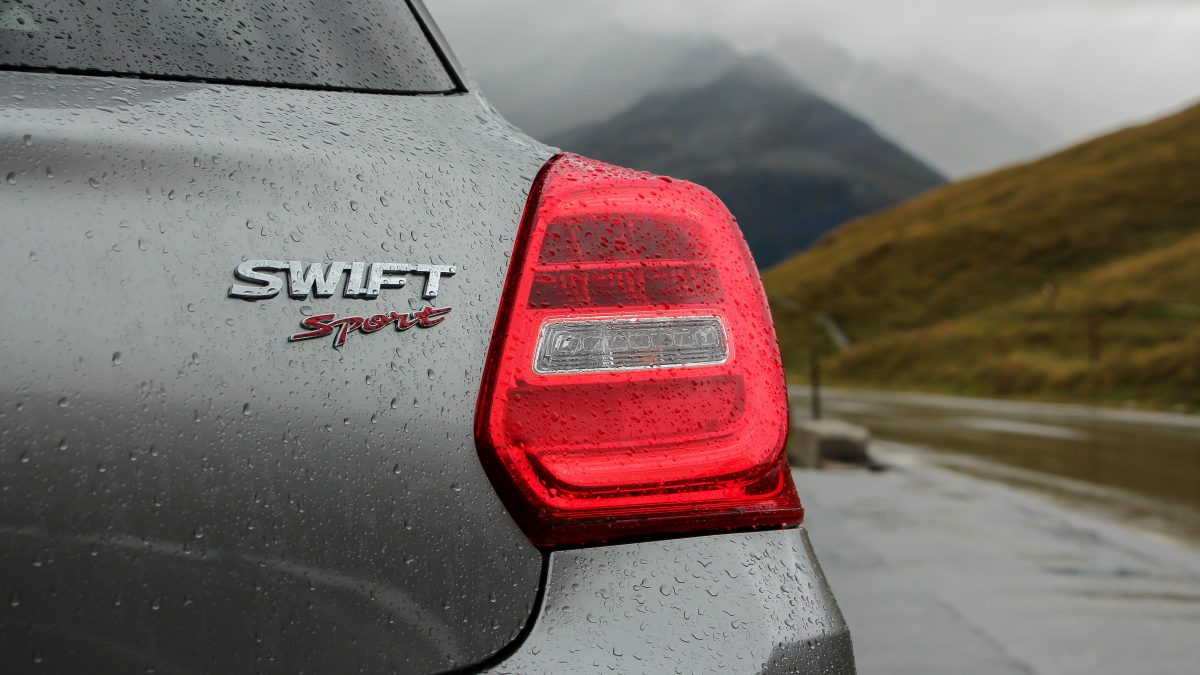 SUZUKI SWIFT