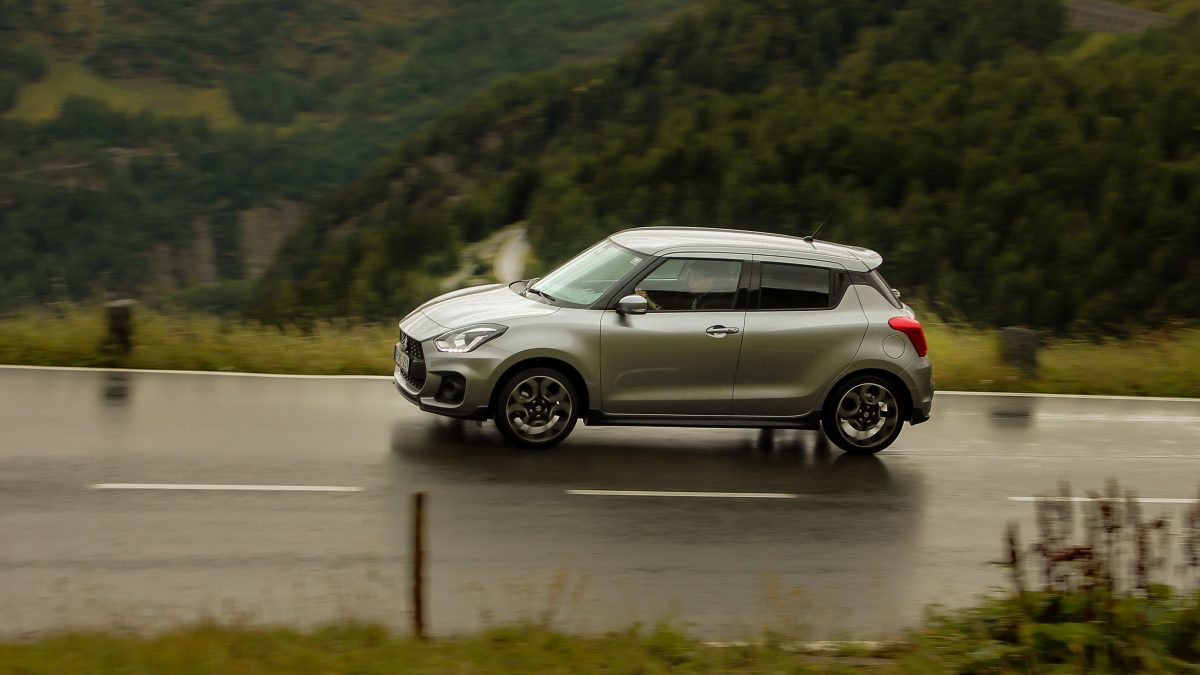 SUZUKI SWIFT