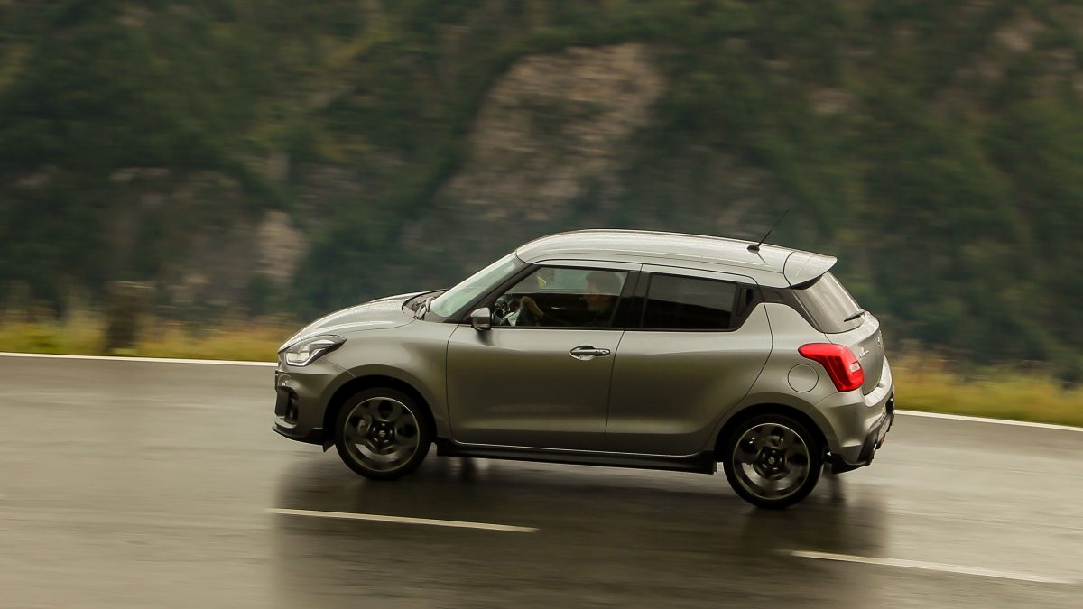 SUZUKI SWIFT