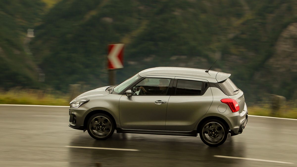 SUZUKI SWIFT