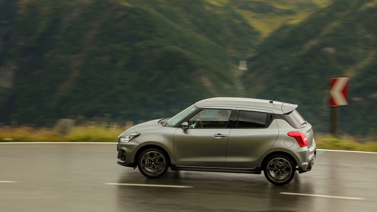 SUZUKI SWIFT