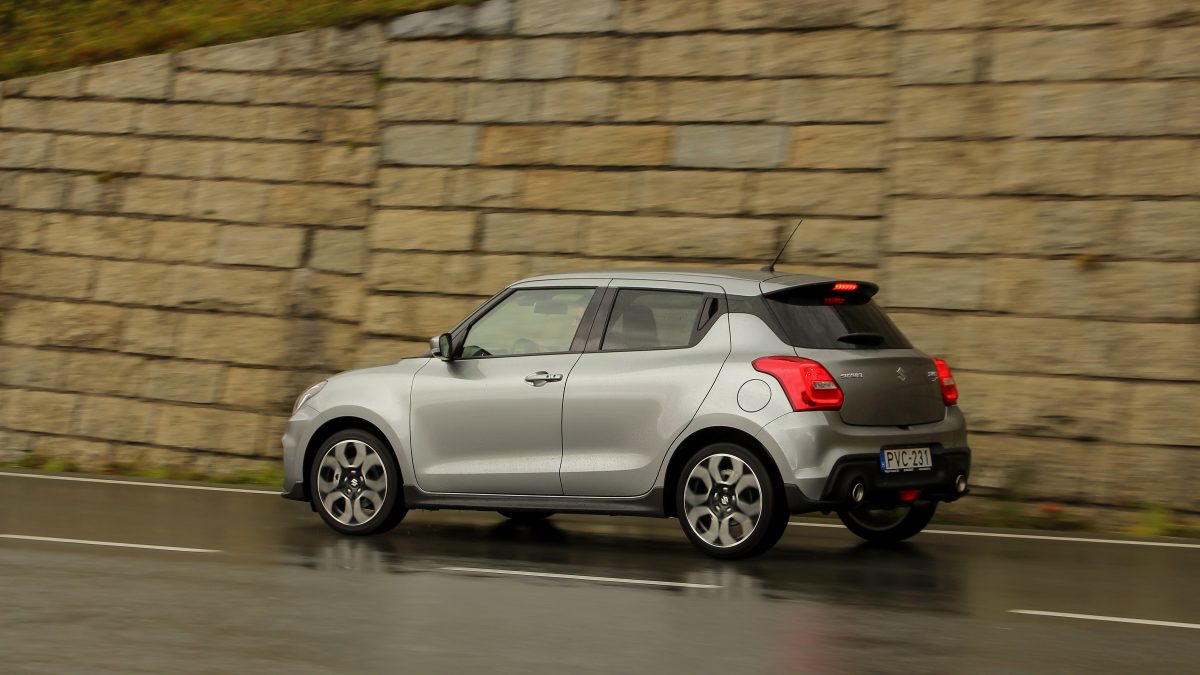 SUZUKI SWIFT