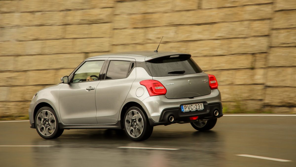 SUZUKI SWIFT