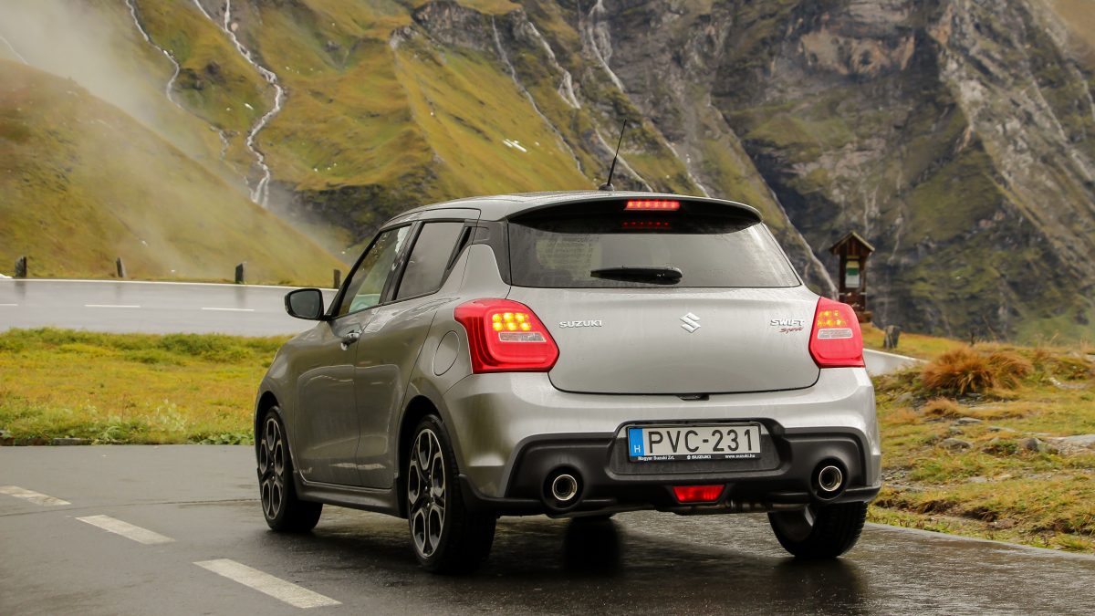 SUZUKI SWIFT