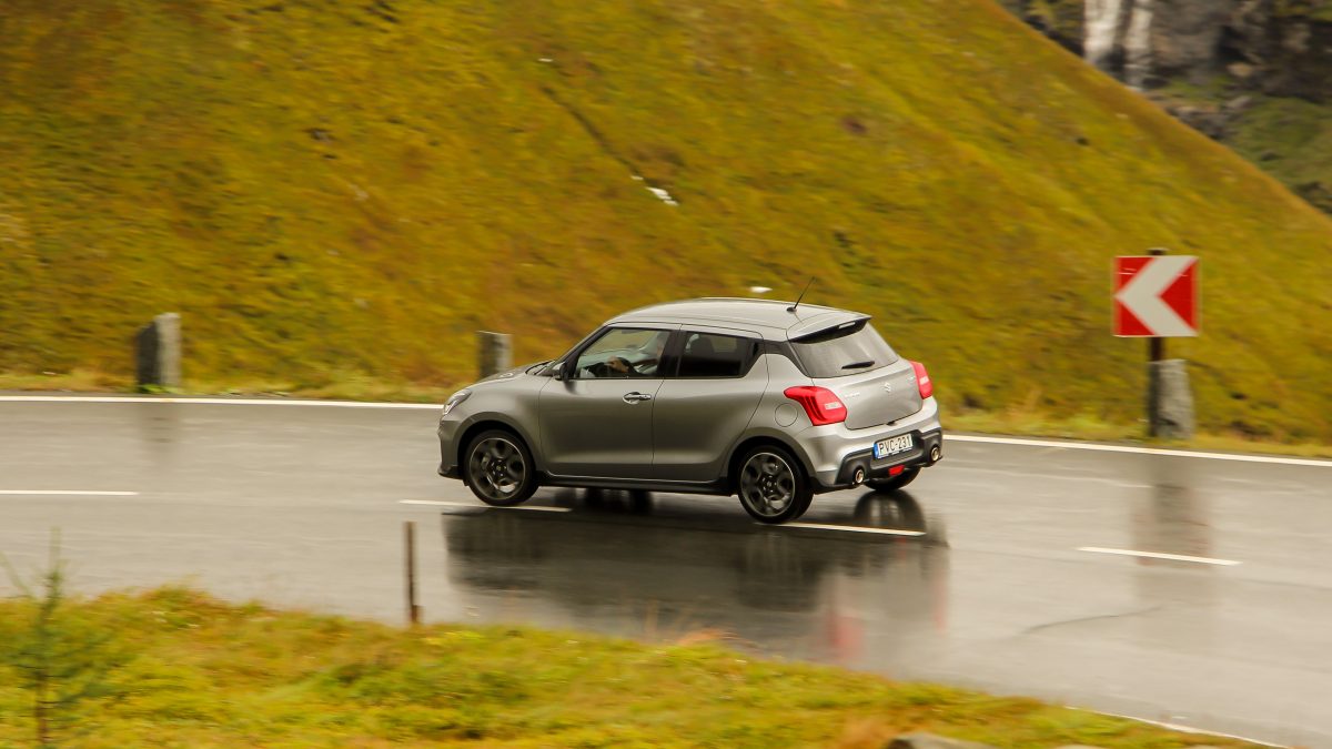 SUZUKI SWIFT