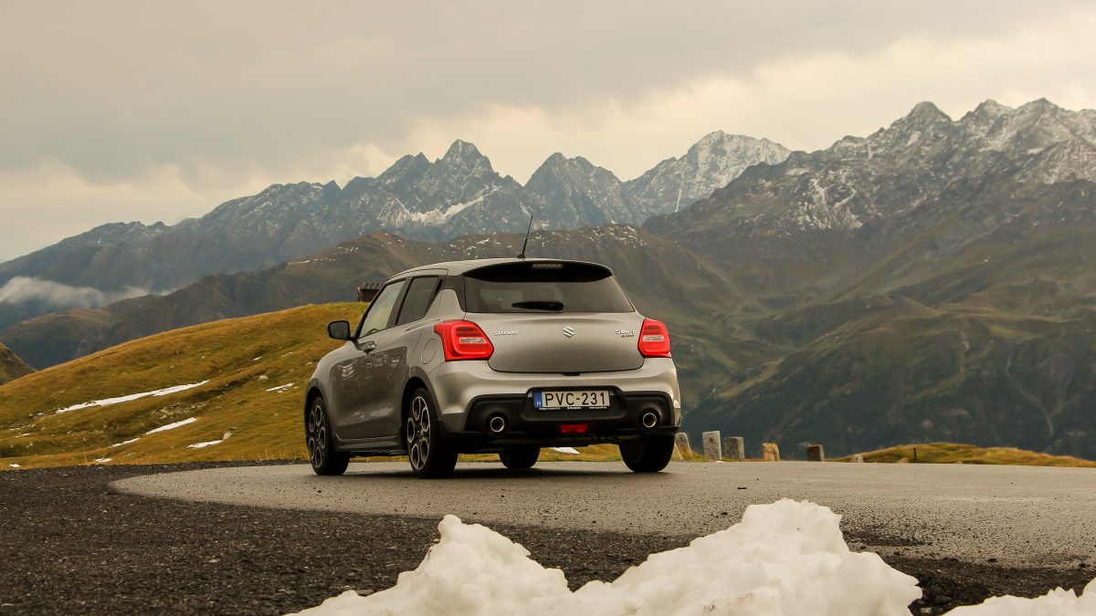 SUZUKI SWIFT
