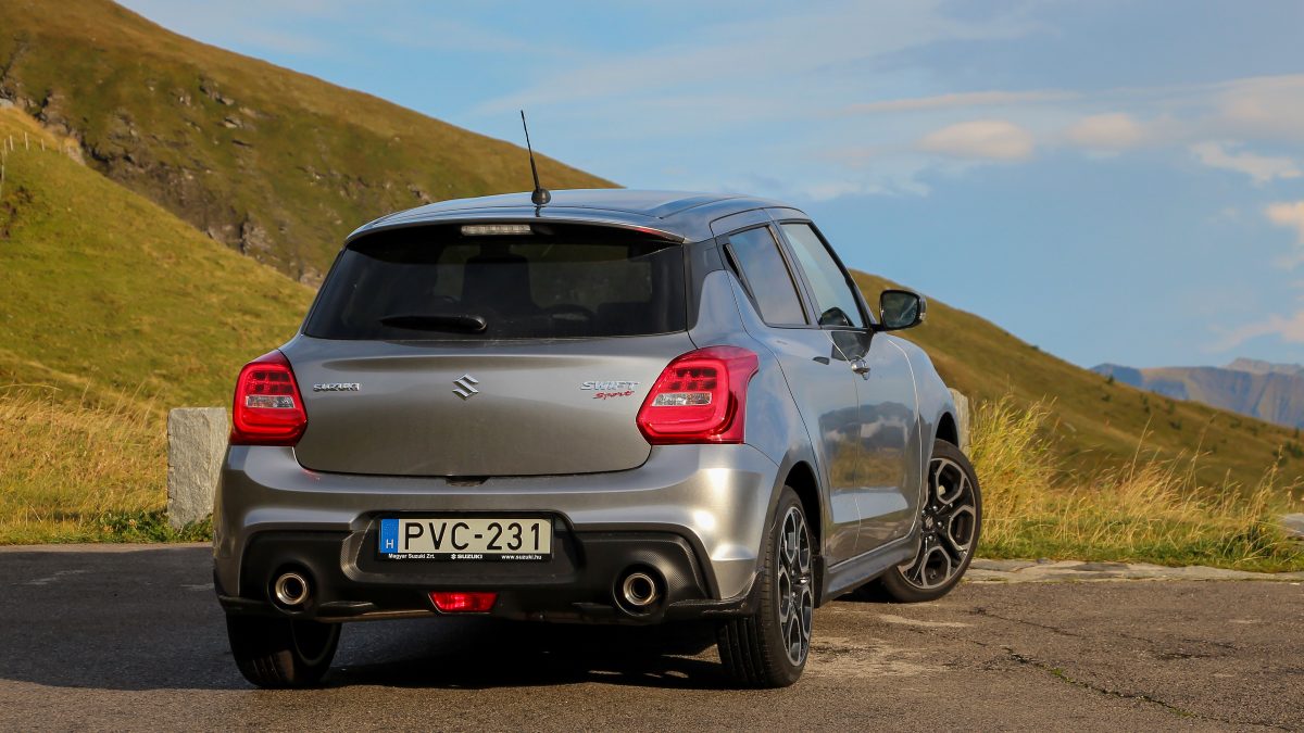 SUZUKI SWIFT