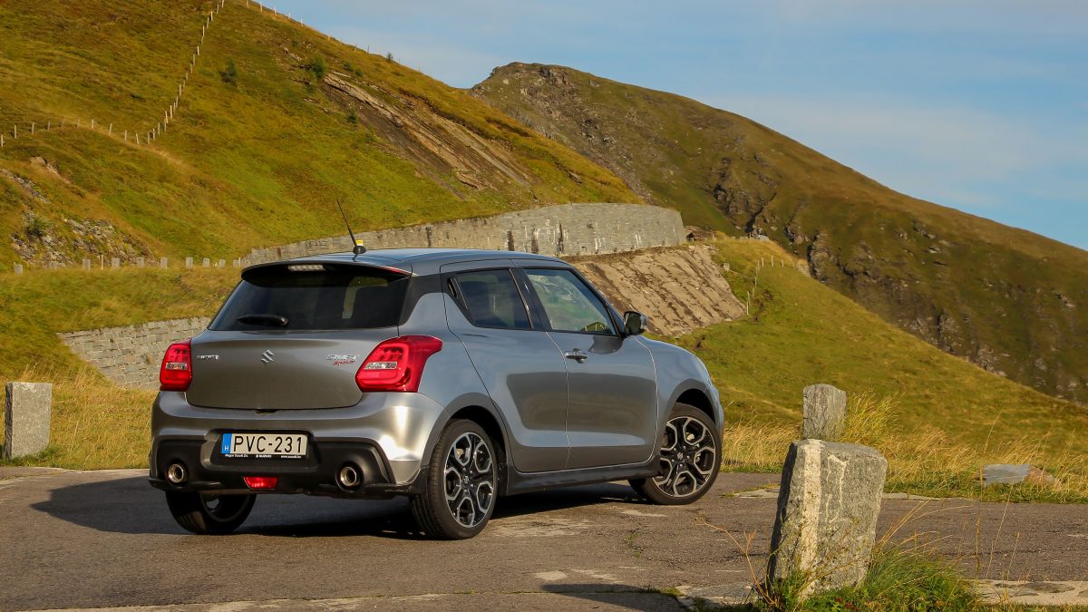 SUZUKI SWIFT