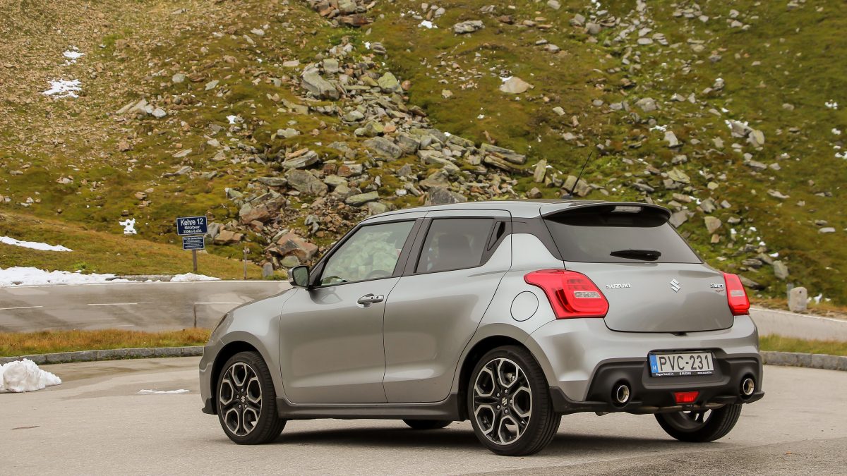 SUZUKI SWIFT