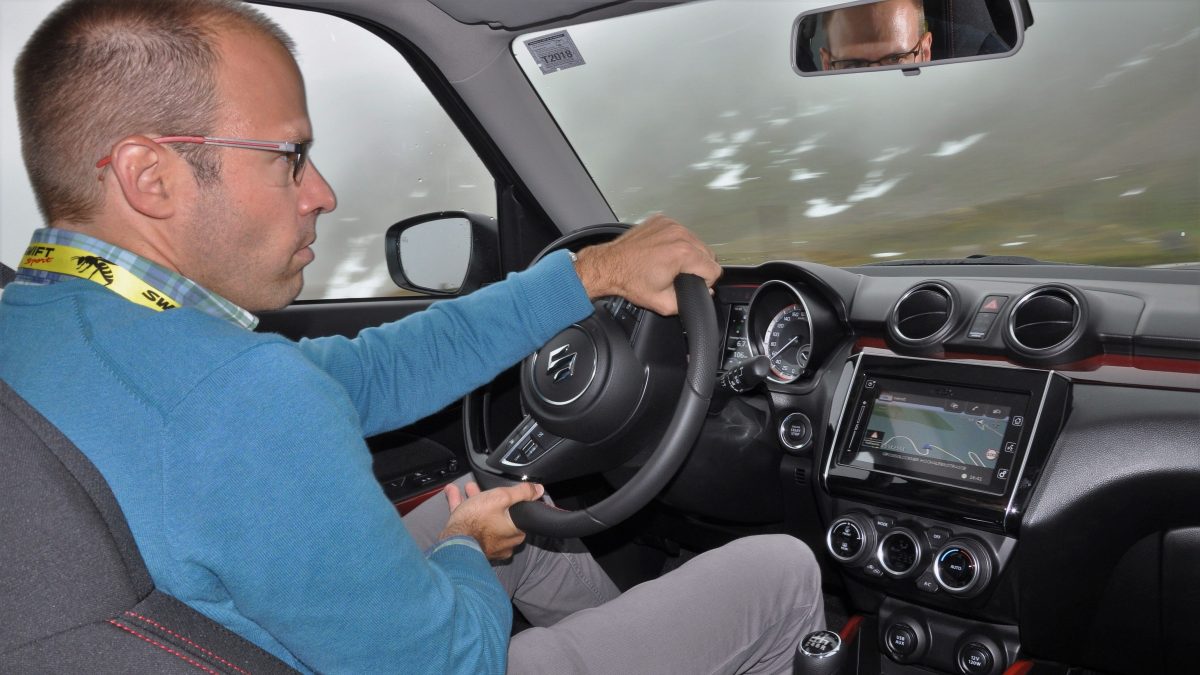 SUZUKI SWIFT