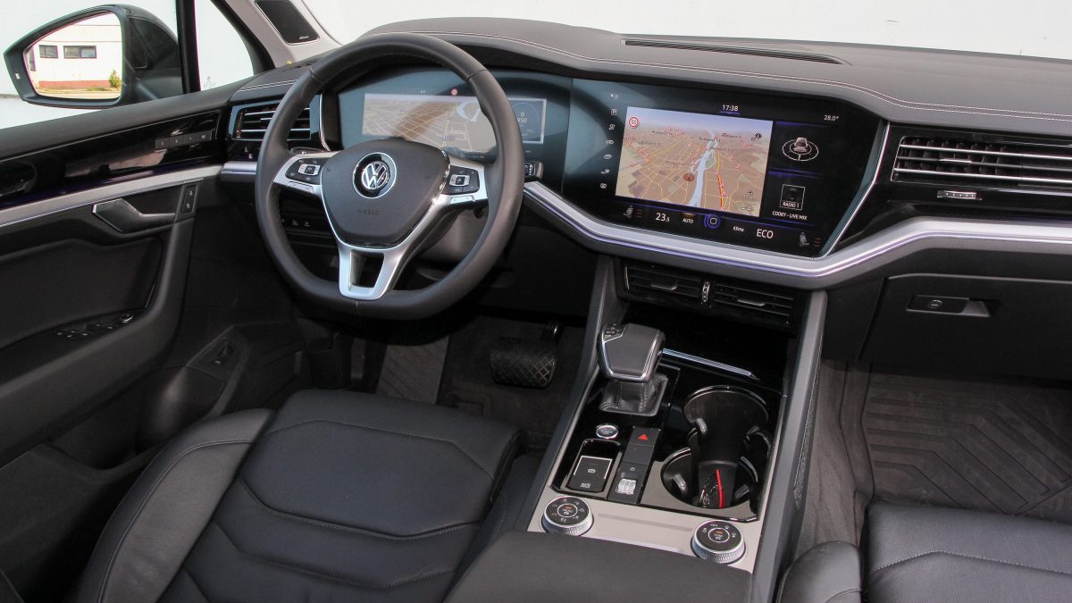 VOLKSWAGEN TOUAREG