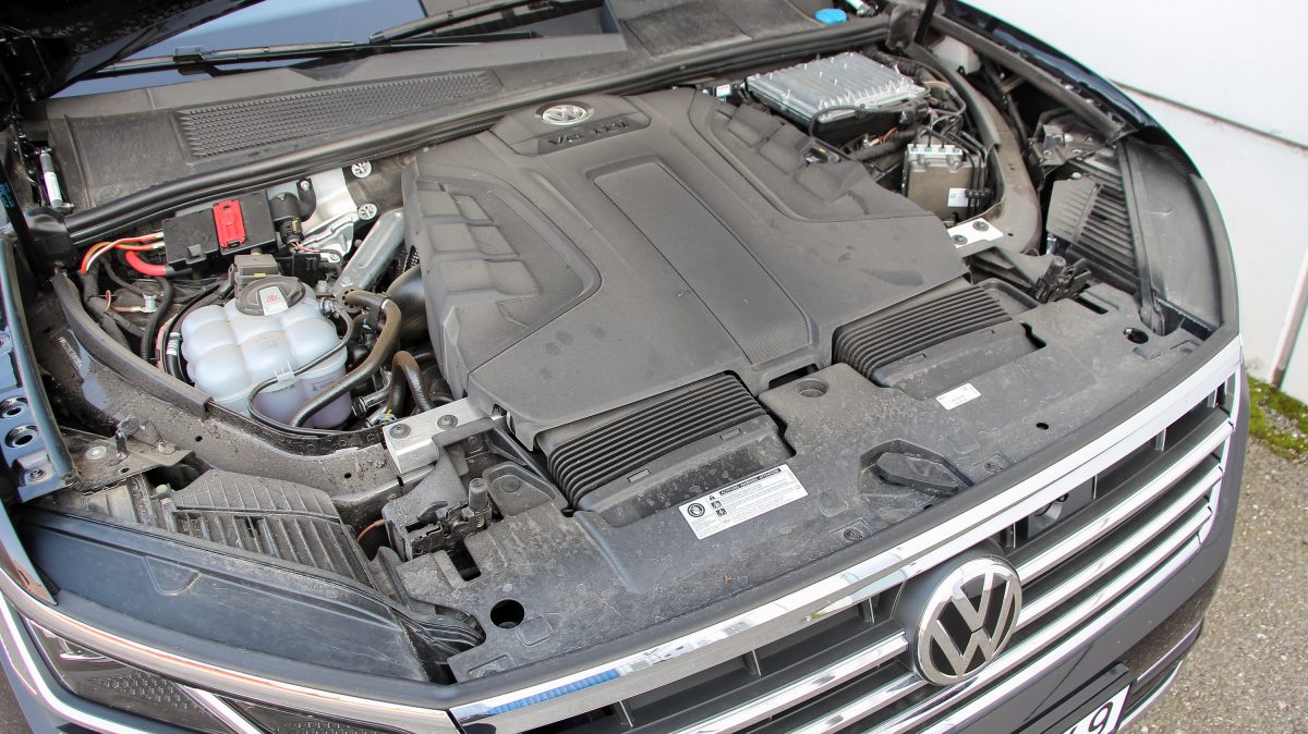 VOLKSWAGEN TOUAREG