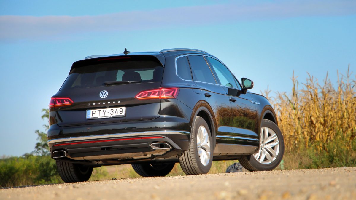 VOLKSWAGEN TOUAREG