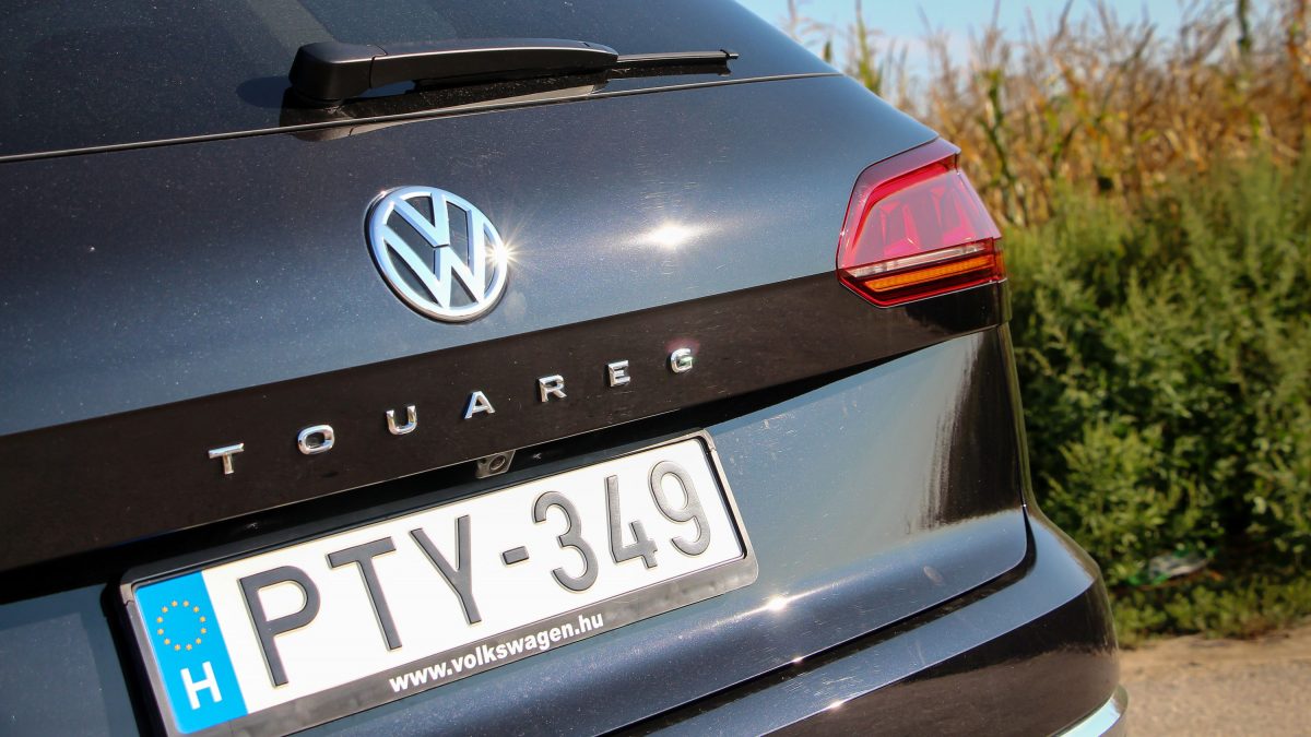 VOLKSWAGEN TOUAREG