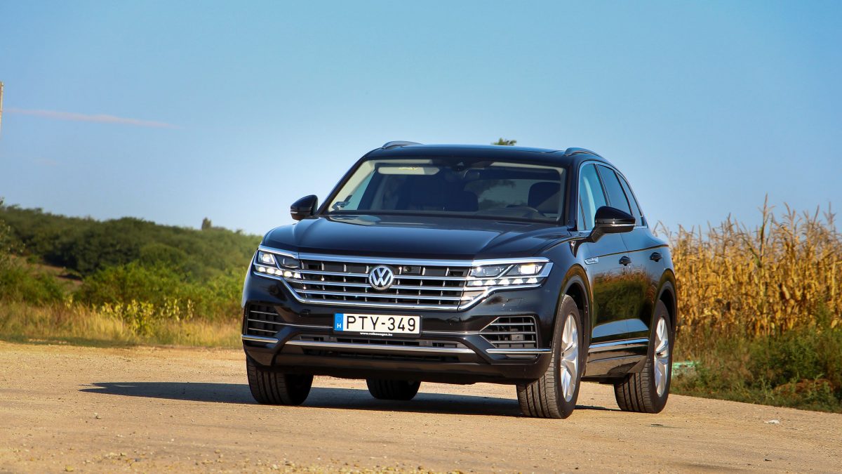 VOLKSWAGEN TOUAREG