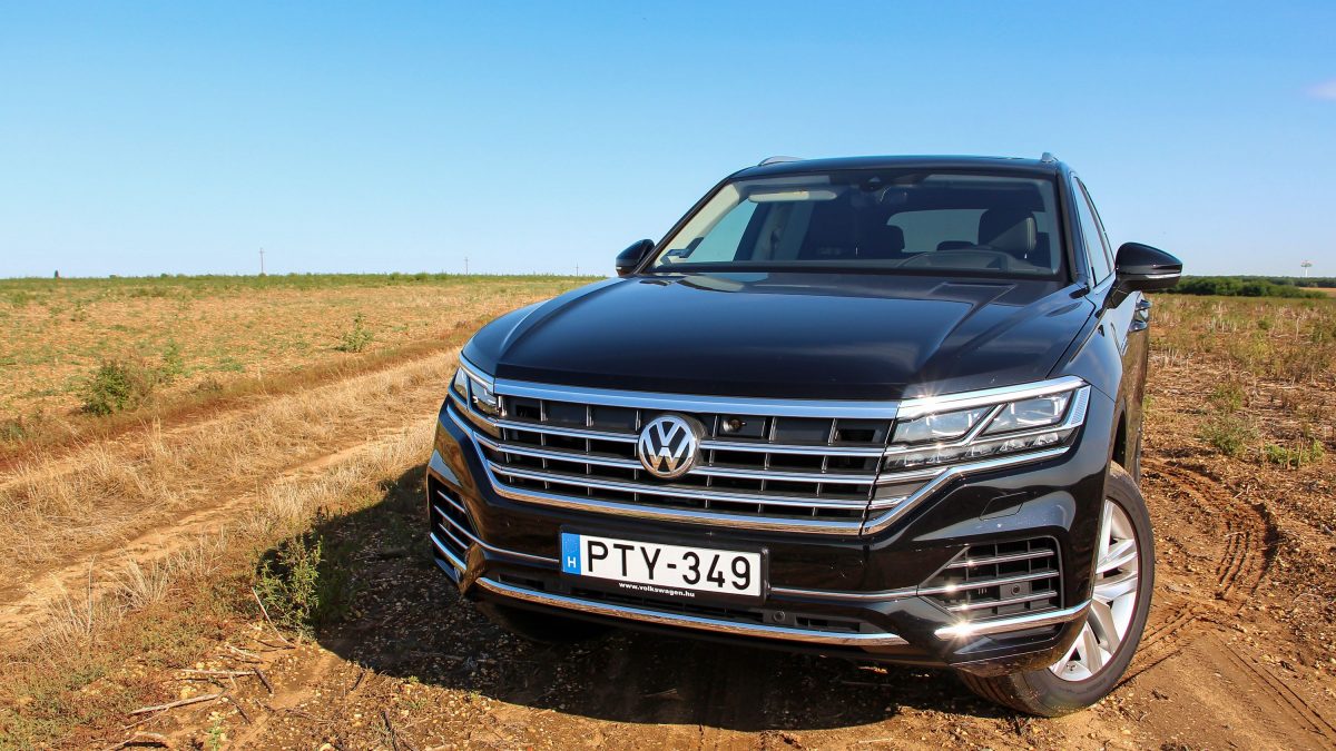 VOLKSWAGEN TOUAREG