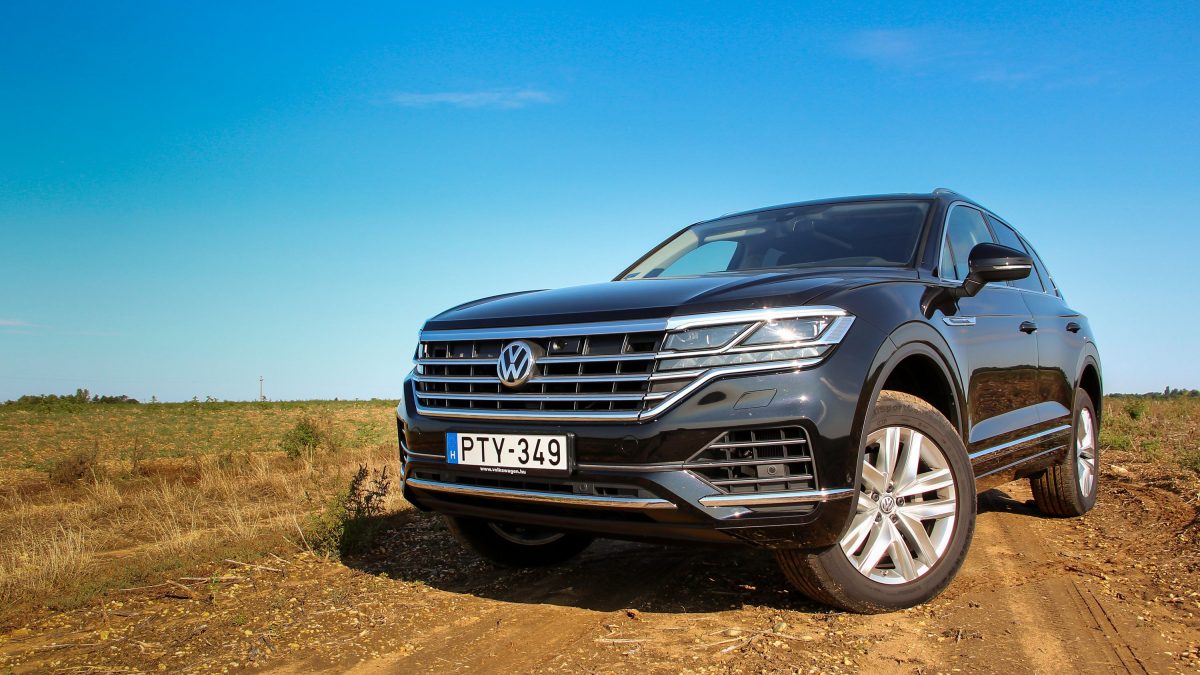 VOLKSWAGEN TOUAREG