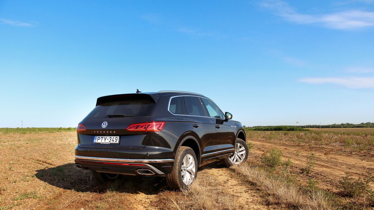 VOLKSWAGEN TOUAREG